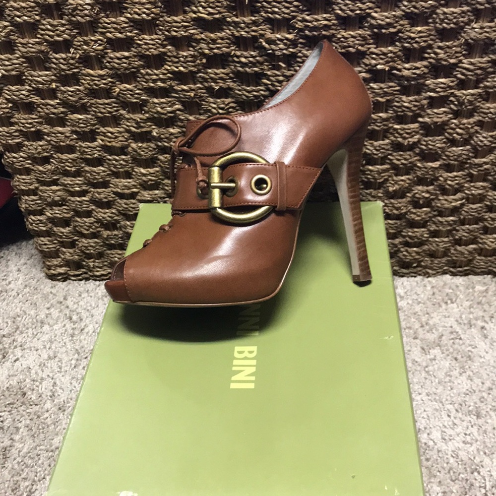 Gianni Bini peep toe bootie